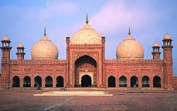 The History And Beauty OF Badshahi Mosque