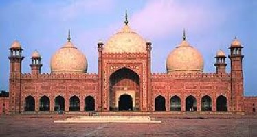 The History And Beauty OF Badshahi Mosque