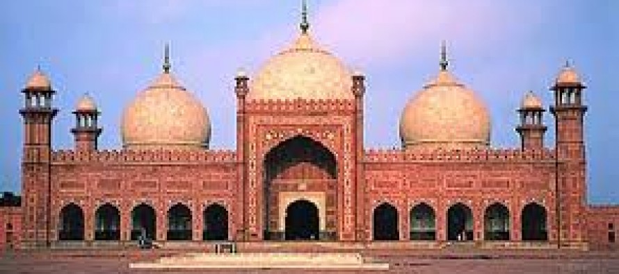 The History And Beauty OF Badshahi Mosque